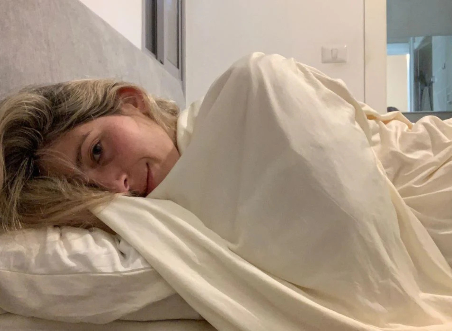 איך שמיכת קיץ נכונה משדרגת את הלילות, במיוחד בקיץ הישראלי?