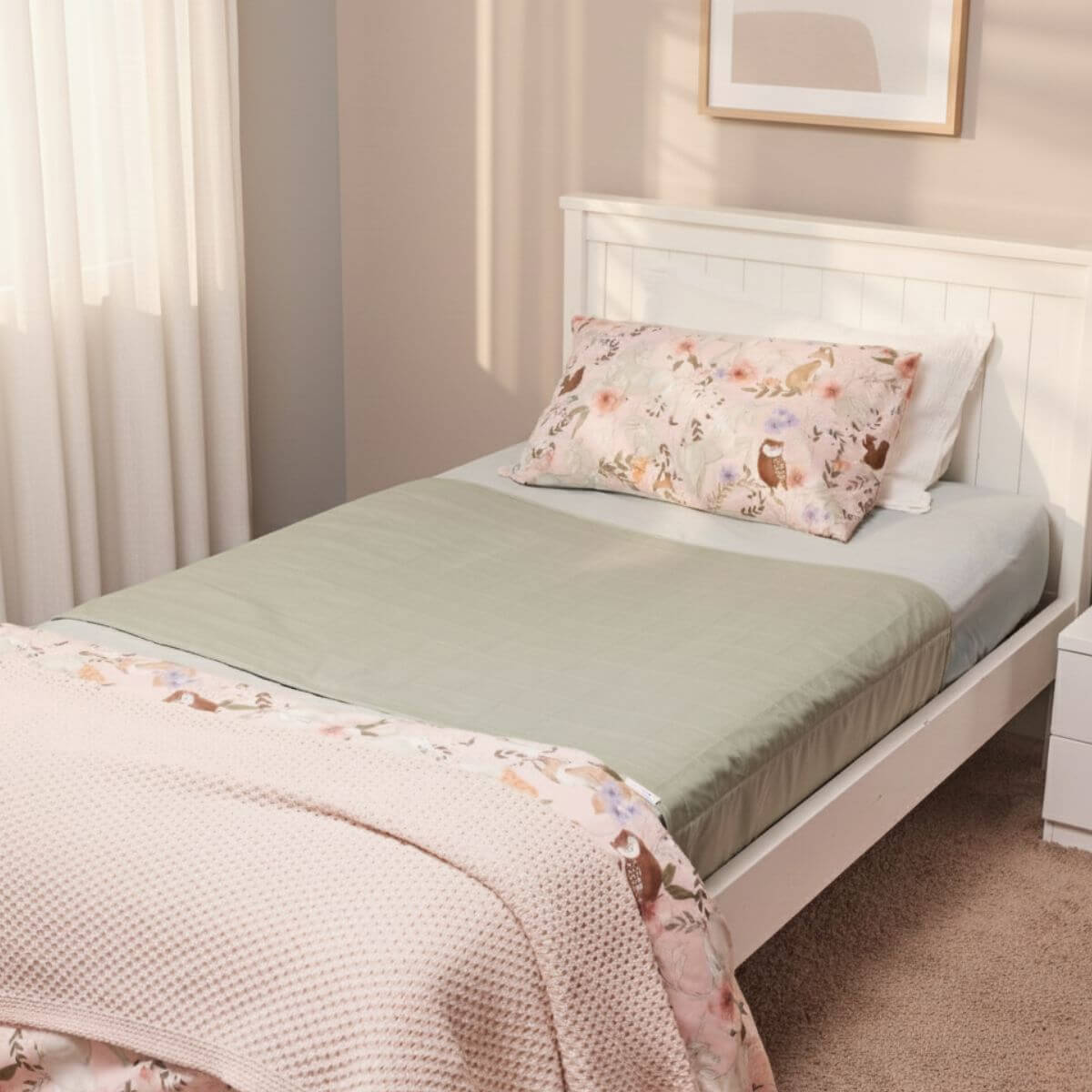 מגן מזרן סופג עם כנפיים למיטת יחיד, ירוק זית